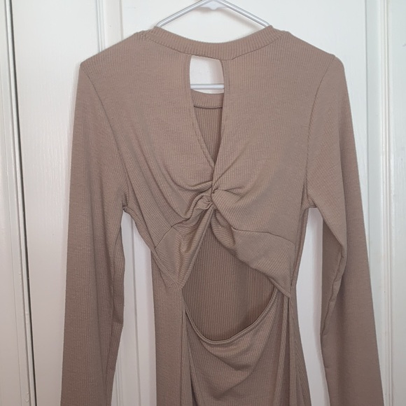 Gilli Nude Stretchy Open Back Long Sleeve Midi Dress - Picture 6 of 7